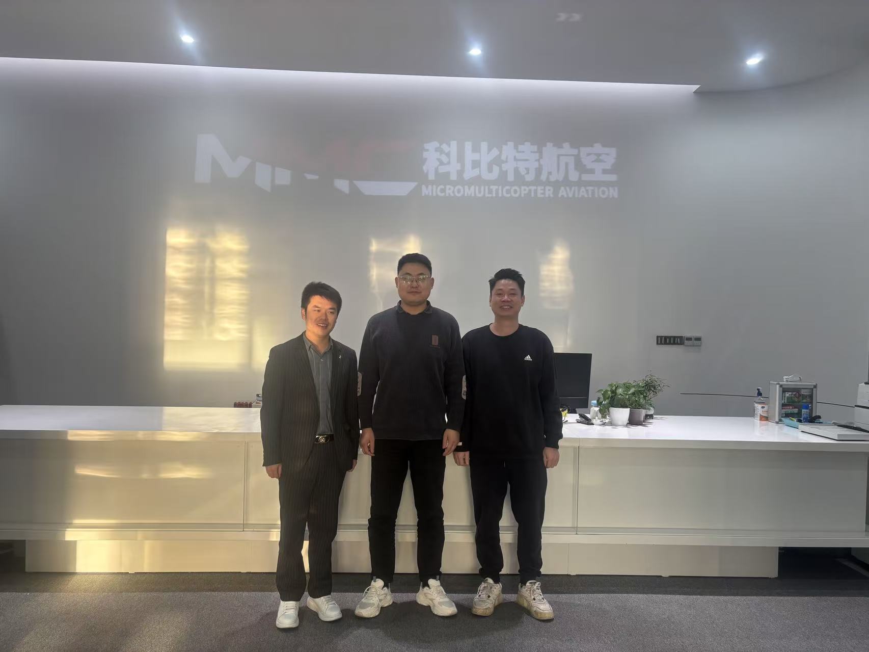 【协会动态】深圳市智慧生活产业联合会秘书长何晓焘走访科比特航空，共探低空经济新机遇